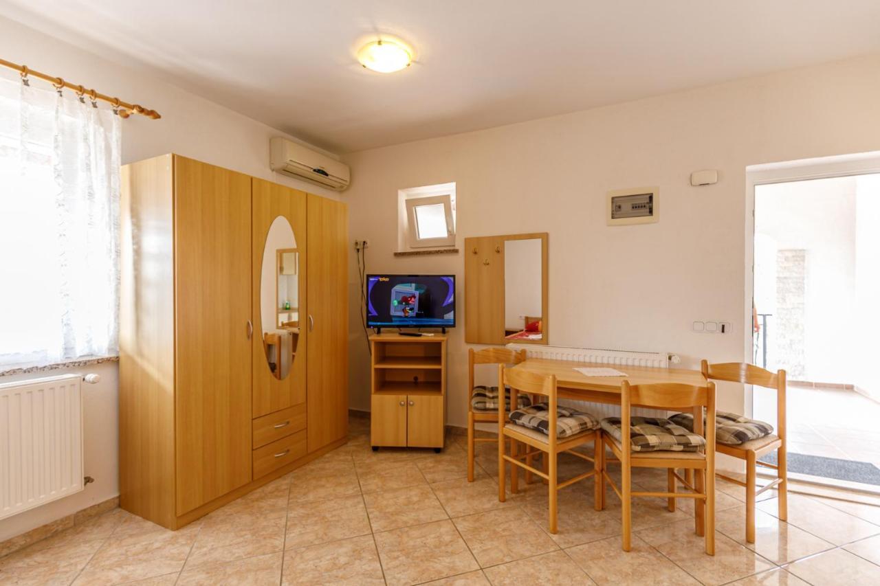 Ferienhaus Sascha In Πόρετς Εξωτερικό φωτογραφία